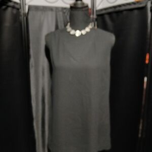 Babaton Classic Black Sleevekess Tank Top V Neck Women's Size Small Goth